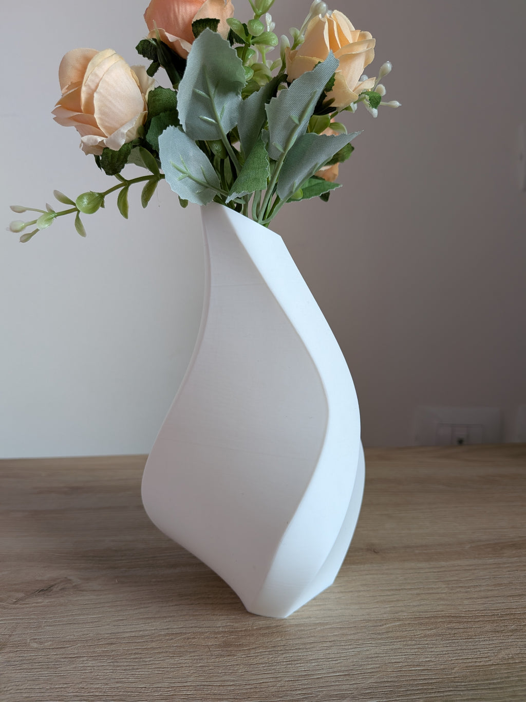 Kit 2 Vasi Moderni Bianco e Nero – Design Italiano per Fiori Artificiali