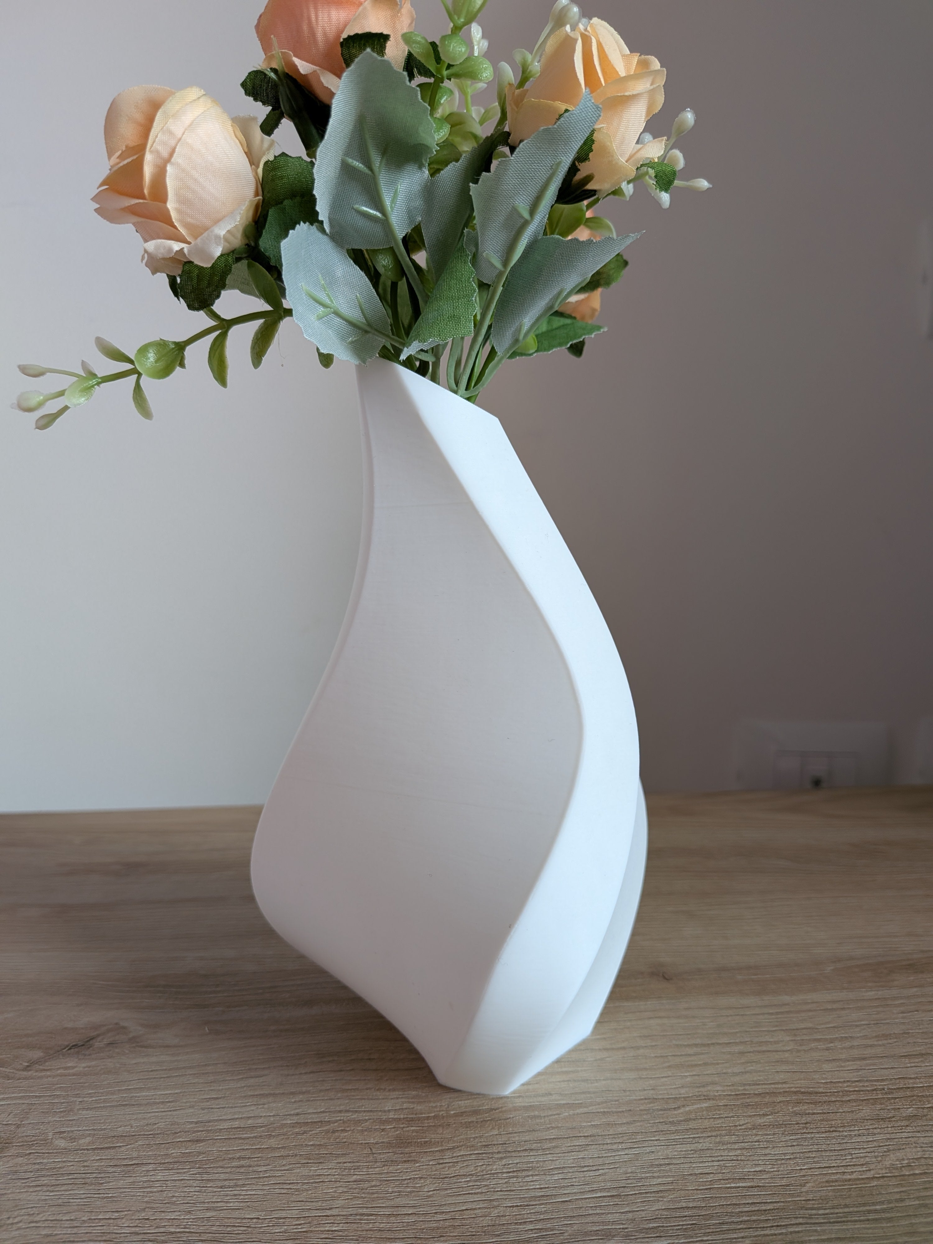 Kit 2 Vasi Moderni Bianco e Nero – Design Italiano per Fiori Artificiali